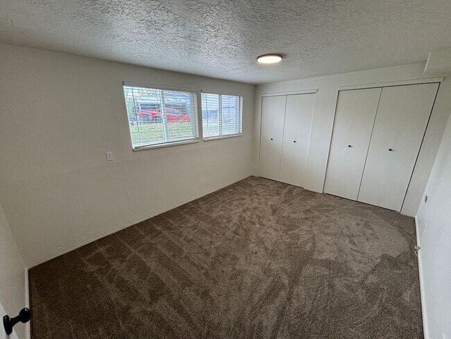 Building Photo - 692 W 1400 S