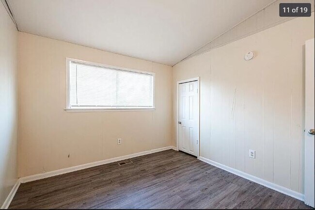 Building Photo - 4 Fulmer Ln