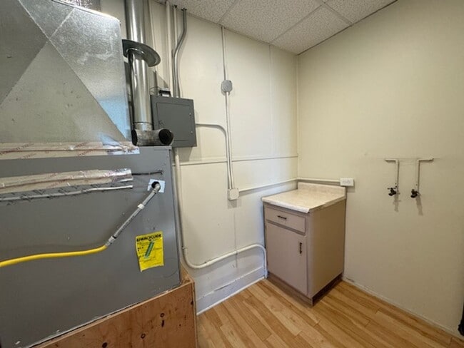 Building Photo - 111 W Hawthorne St