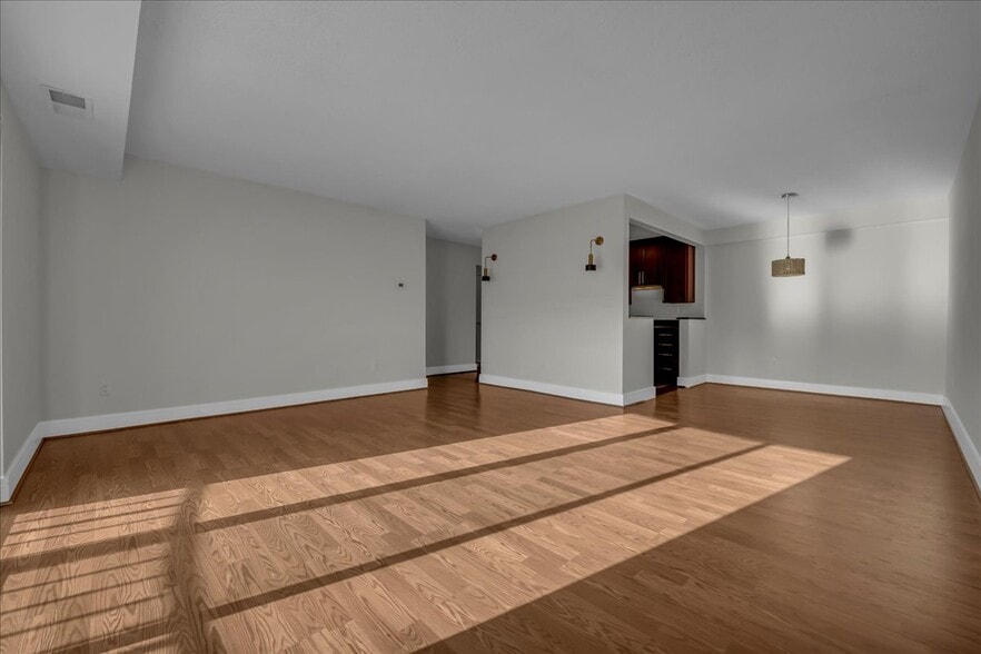 Building Photo - 411 S Old Woodward Ave