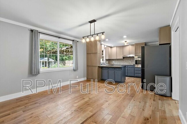 Building Photo - 8057 Arbor Dr