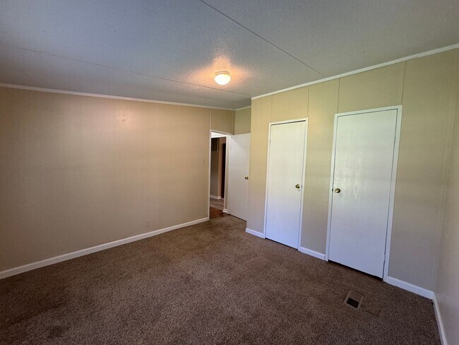 Building Photo - 161 Flournoy Lucas Rd