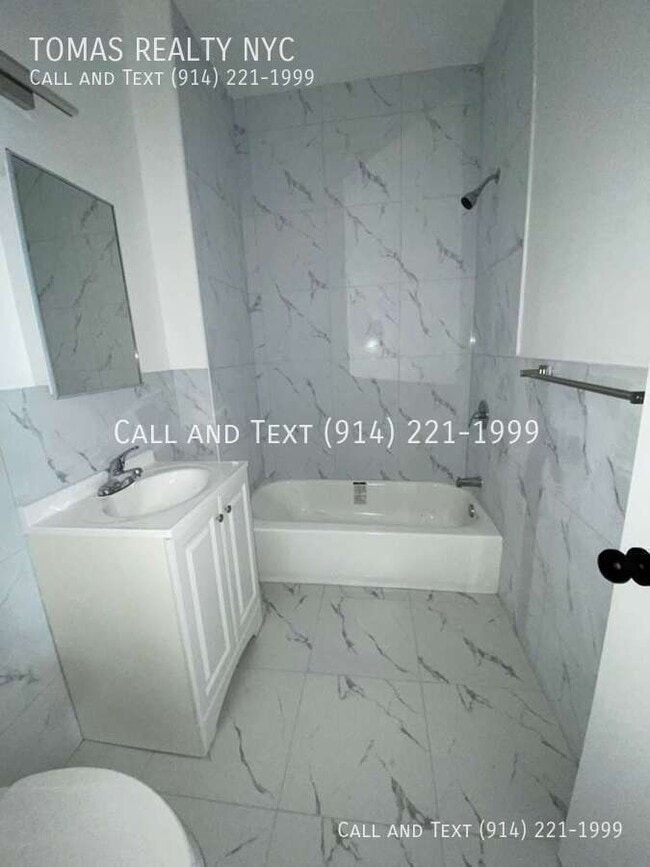 Building Photo - 25 Riverview Pl