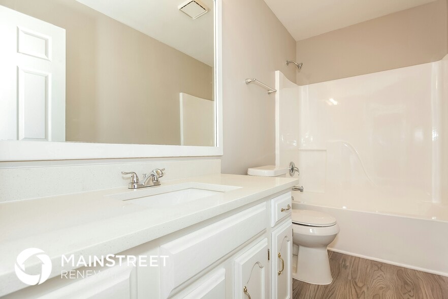 Building Photo - 6002 Pecan Cove Ln