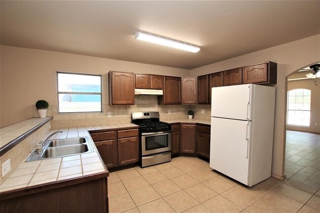 Building Photo - 6006 Catedral Loop