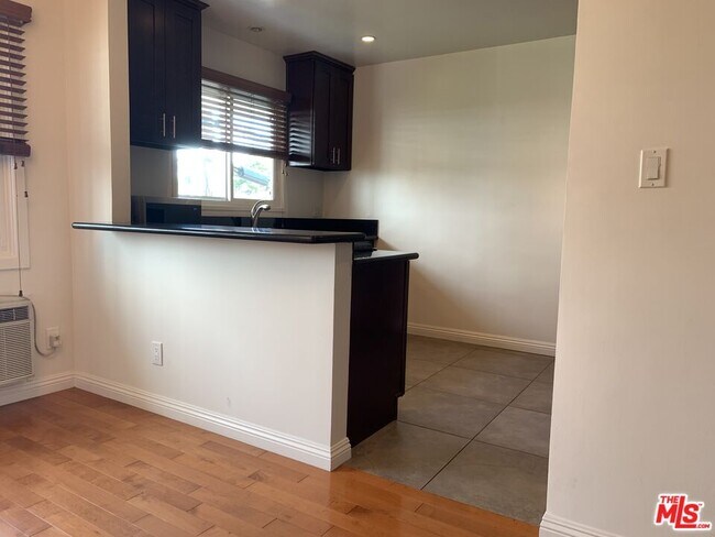 Building Photo - 1219 N Crescent Heights Blvd