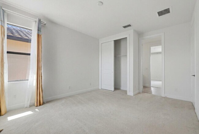 Building Photo - 11760 Bayview Cir