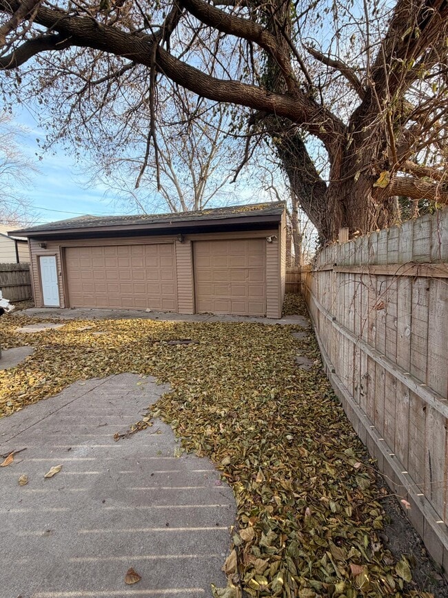 Building Photo - 13918 Terry St