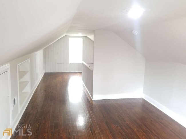 Building Photo - 2429 Macon Dr SW