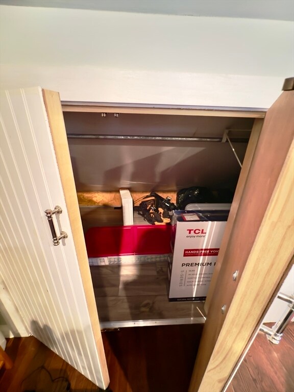 Building Photo - 8 Fox Point Rd