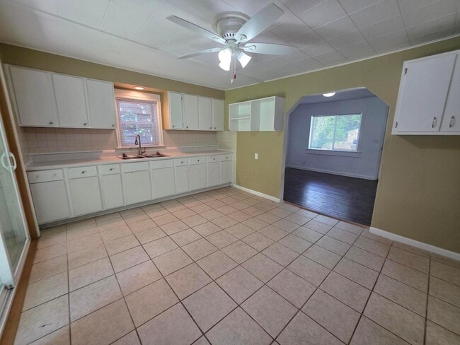 Building Photo - 1597 Koebel Rd