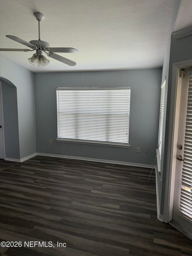 Building Photo - 7800 Point Meadows Dr