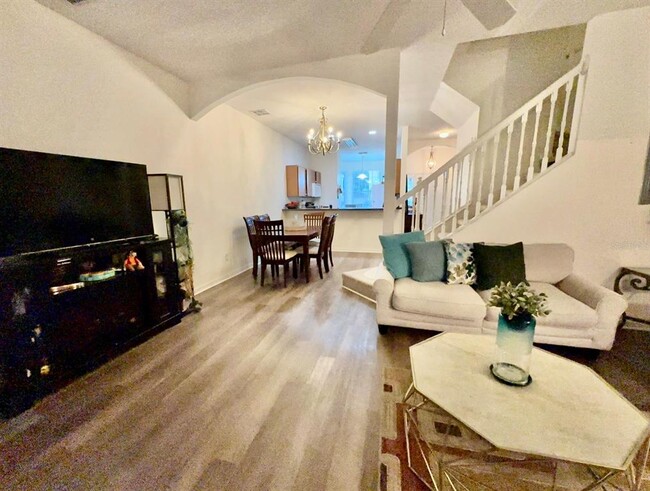 Building Photo - 1207 S Beach Cir