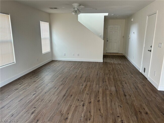 Building Photo - 1147 Paradise Vista Dr