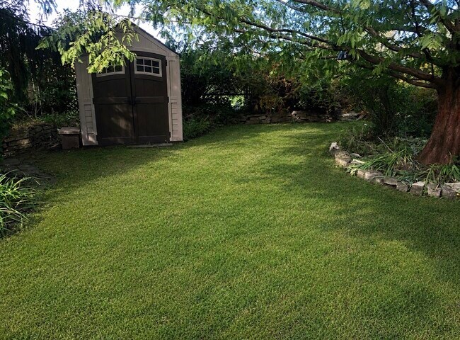 Building Photo - 2616 Fontana Dr