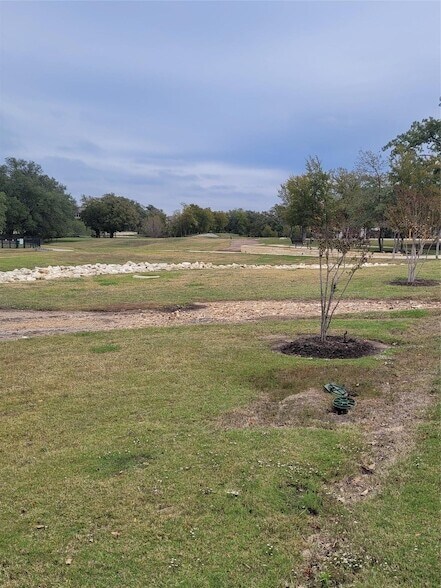 Building Photo - 121 Tall Grass Dr