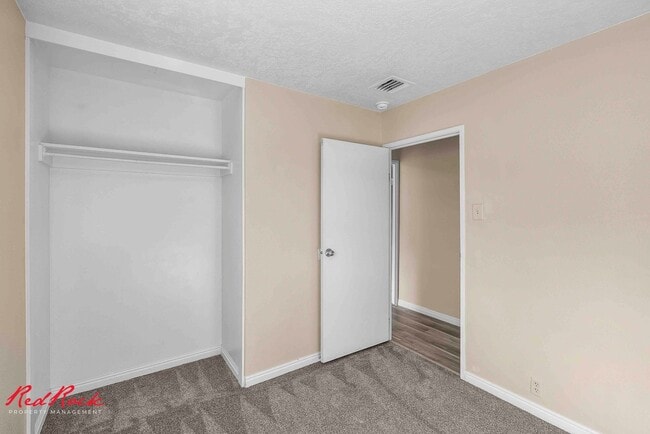 Building Photo - 1190 Pinecone Dr