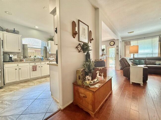 Building Photo - 176 S Holly Laurel Cir