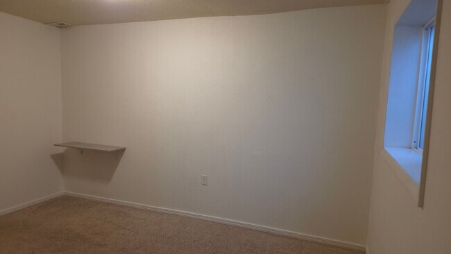 Building Photo - Tri-level home near Ft. Carson!!!
