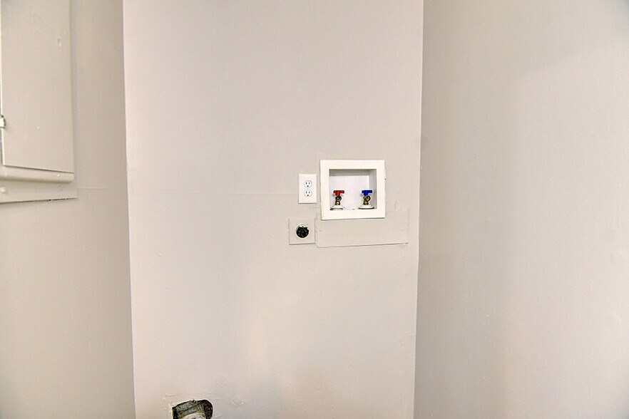 Building Photo - 403 Coventry Pl