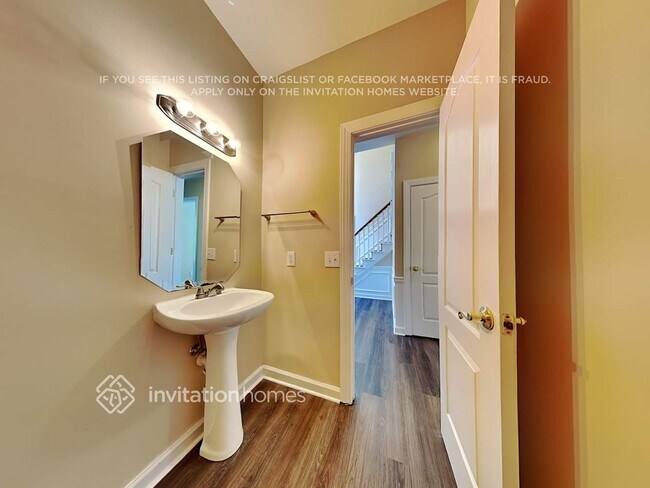 Building Photo - 8227 Beardsley Dr