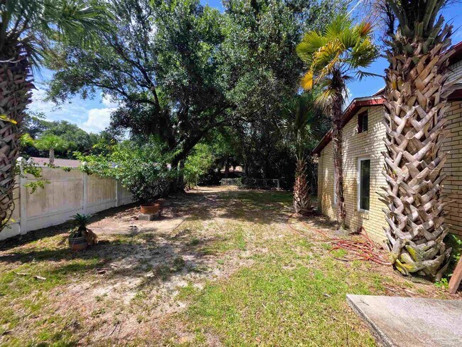 Building Photo - 7819 Hearthstone Cir