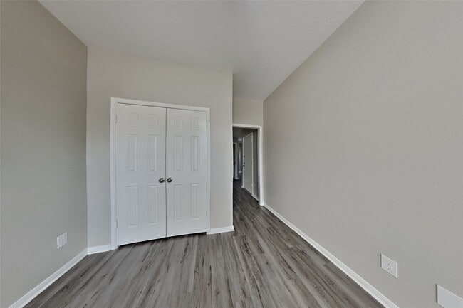 Building Photo - 10726 Perigrine Dr