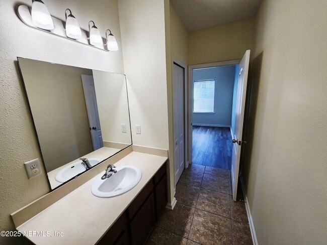 Building Photo - 4991 Key Lime Dr