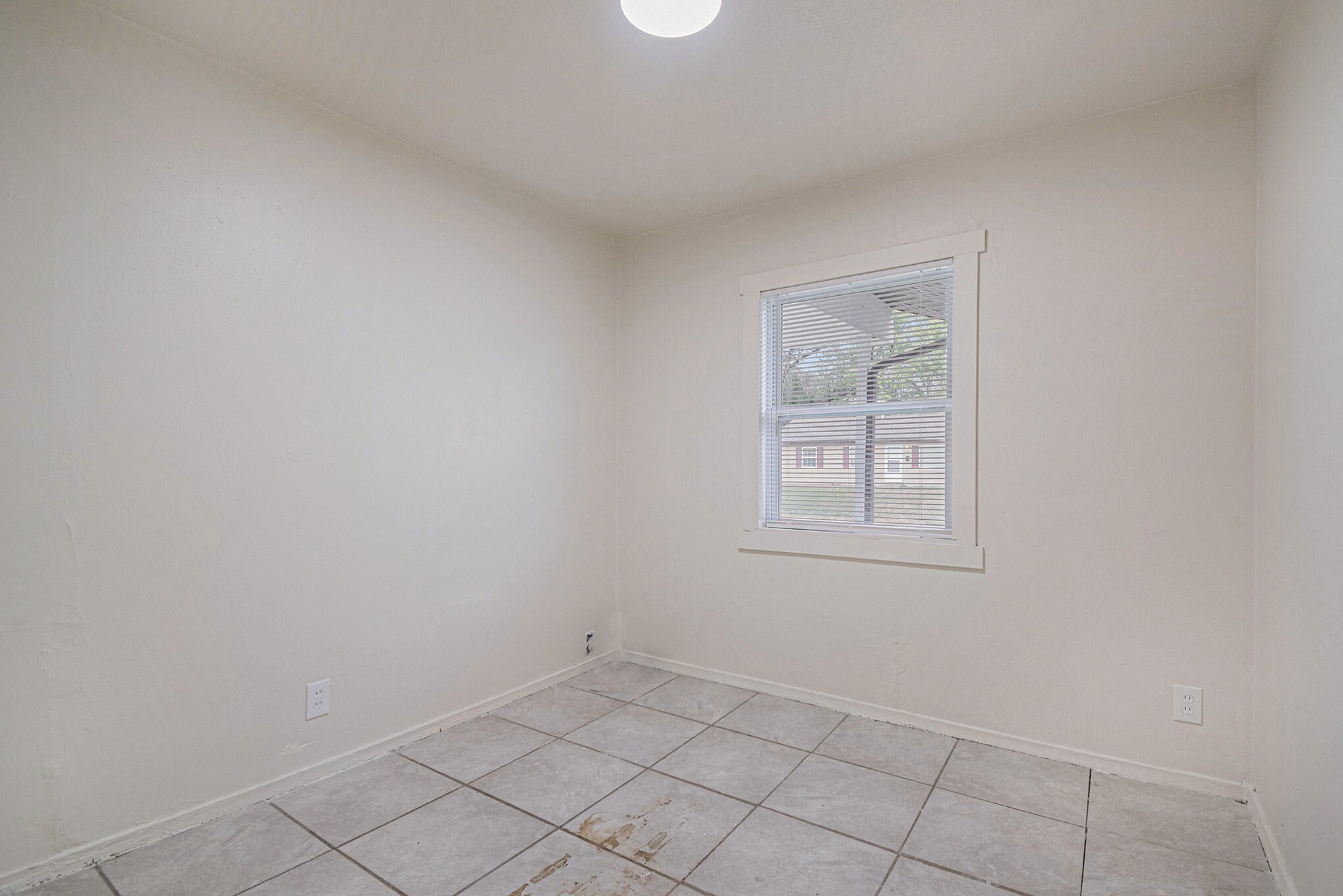 Building Photo - 126 Saint Robert Dr