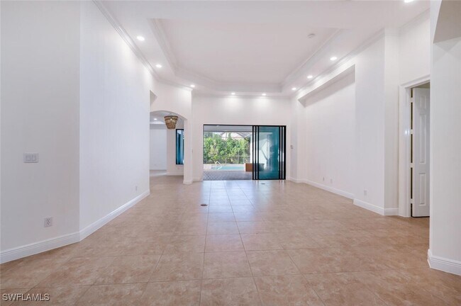 Building Photo - 600 6th Ave N