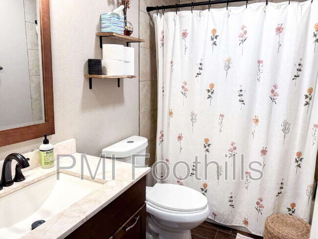 Building Photo - 171 Holman Way