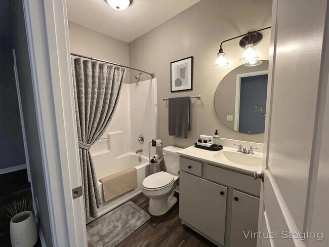 Building Photo - Unfurnished 3 Bedroom 2 Bath  Apartment With Lake-views of Table Rock Lake from each Room