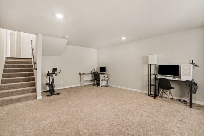 Building Photo - Beautiful Bellevue Home Close to Offutt AFB