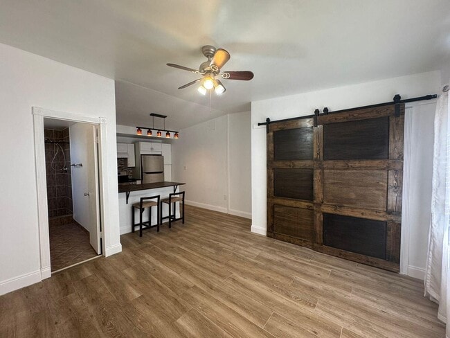 Building Photo - 1311 NE 42nd St