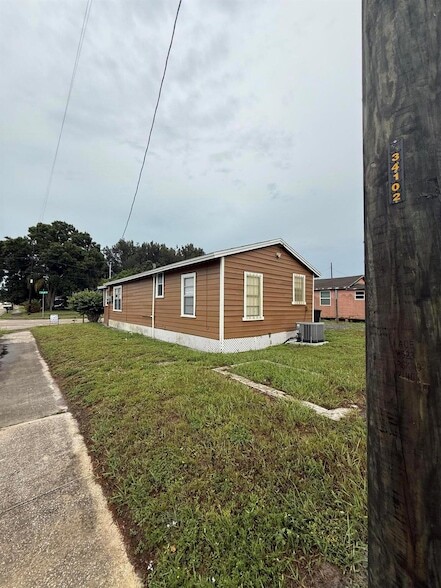 Building Photo - 713 N 19th St