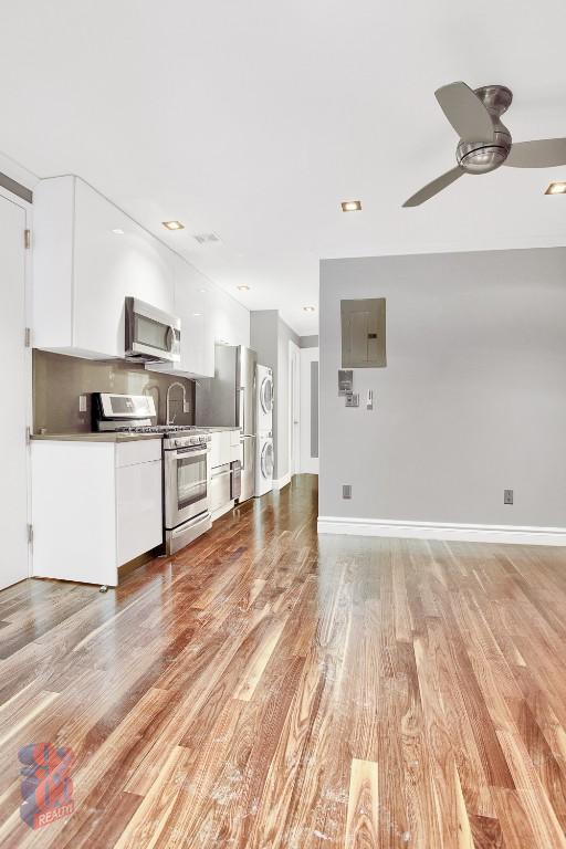Building Photo - 939 Second Ave (49th & 50th), #2