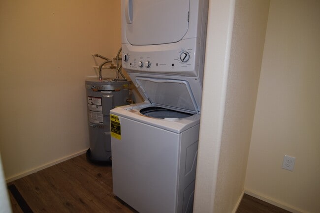 Building Photo - 11072 SW Sunny Hl Ln