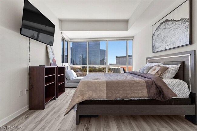 Building Photo - 4575 Dean Martin Dr