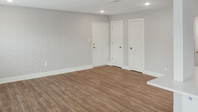 Building Photo - The Finley Downtown, Unit 323
