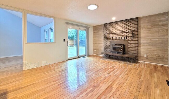 Building Photo - 7914 44th Ave W