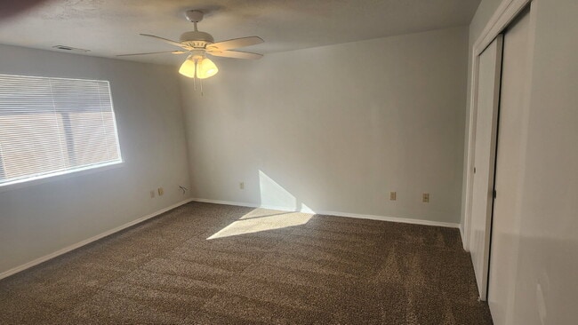 Building Photo - 3 bed, 2 bath - Spacious upstairs duplex on the Boise Bench!