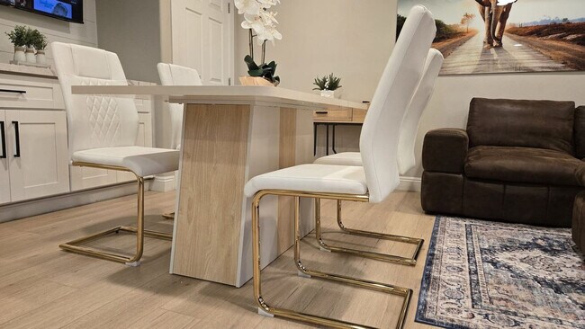 Building Photo - 8354 Adams St