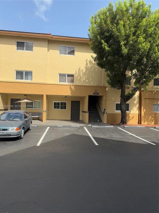 Building Photo - 8250 SW 149th Ct
