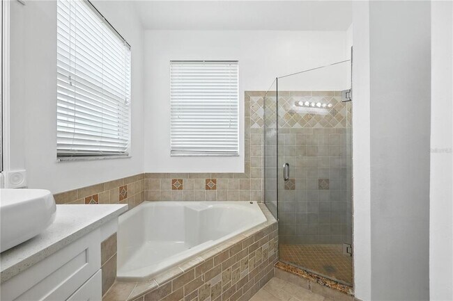 Building Photo - 13201 Luxbury Loop