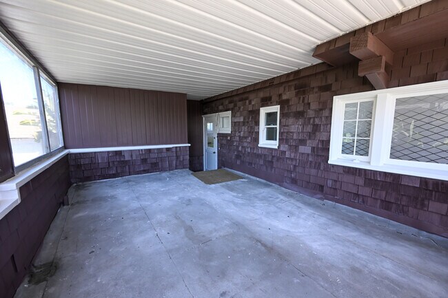 Building Photo - 1208 24th St