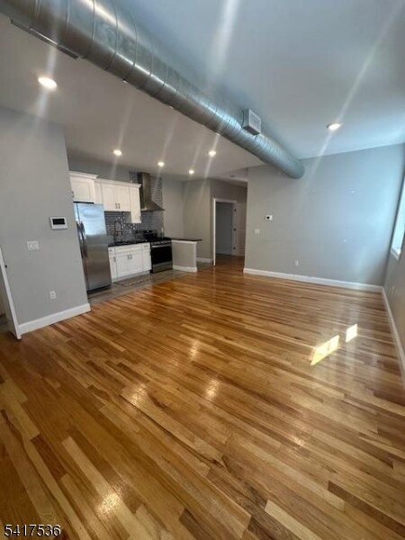 Building Photo - 474 10th Ave