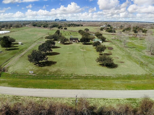Primary Photo - 1020 Thompson Oil Field Rd
