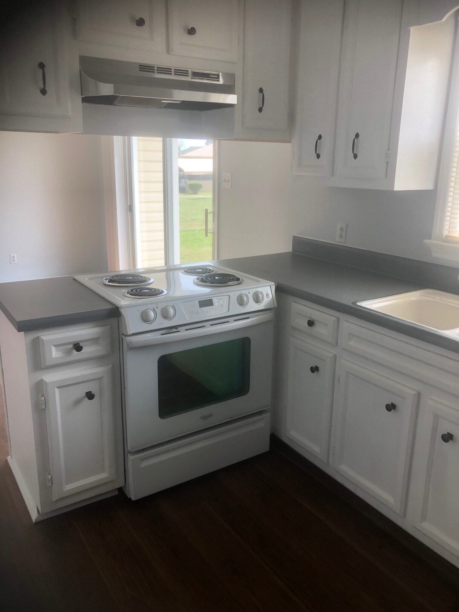 Building Photo - 112 Kelly Ct