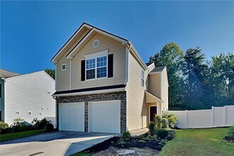 Building Photo - 112 Silver Fox Trail