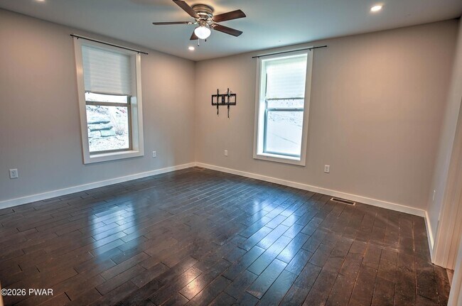 Building Photo - 628 Hudson St